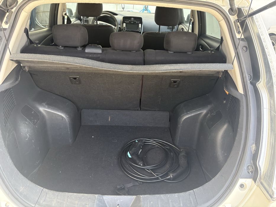 Nissan black edition  leaf 30 eltrico bsteria de 30kw