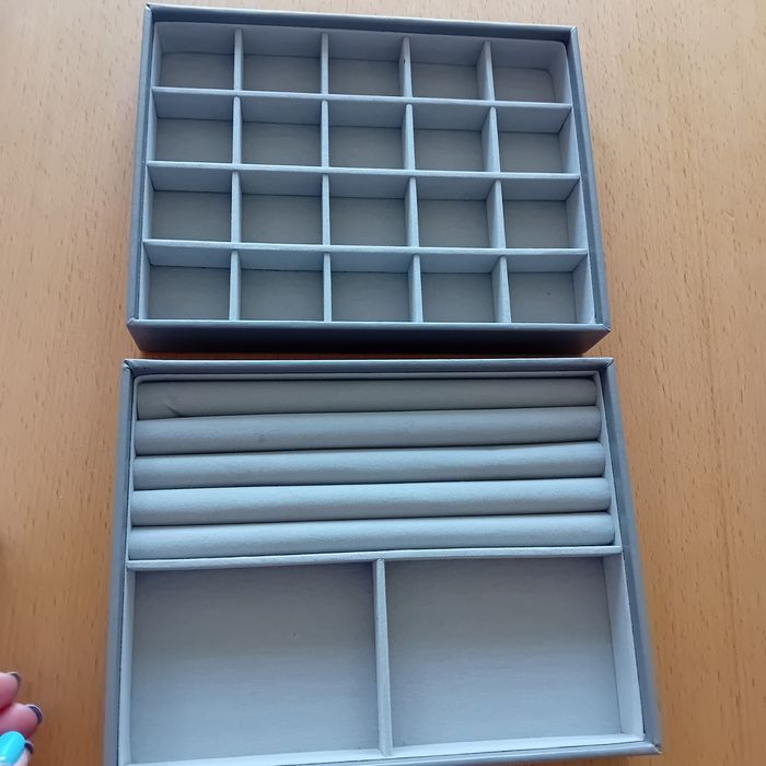 2 nowe pojemniki na biżuterię prezent