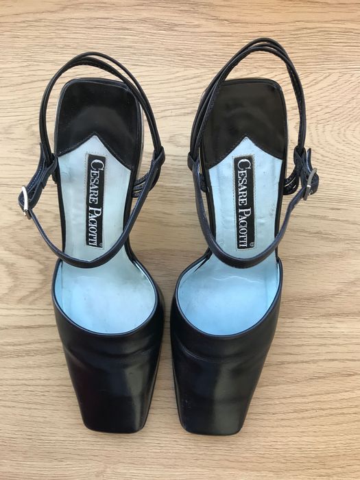 Чорні жіночі босоніжки з натуральної шкіри, Італія.