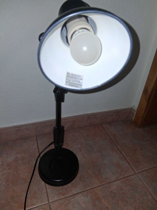 Candeeiro de mesa flexível