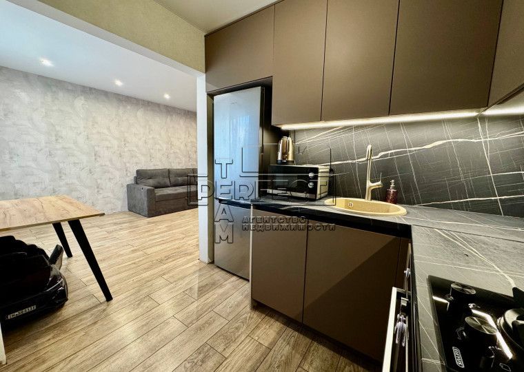 Продаж 2к квартири Якуба Коласа 5
