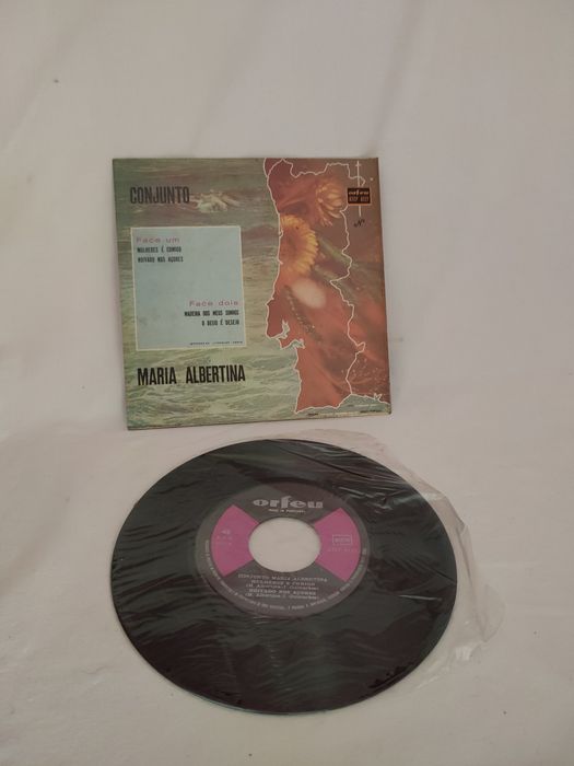 Single Conjunto Maria Albertina