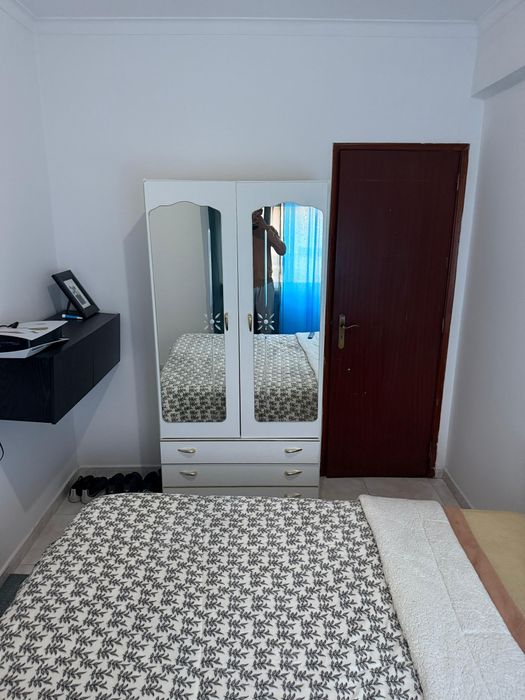 Aluga-se Quarto Individual em Foros de Amora | 400€ Tudo Incluído