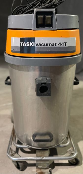 Продам профессиональный пылесос  Taski vacumat 44T