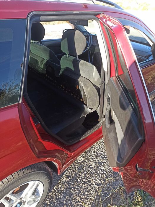 Ford Focus 1.4 Gasolina 5 lugares Ano: 2000