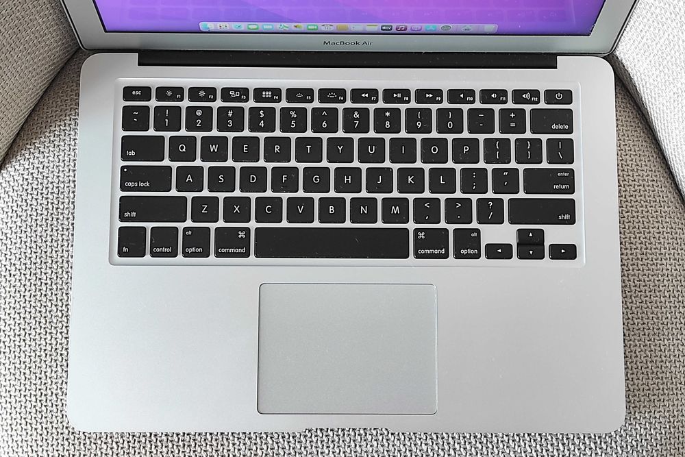 MacBook Air 13 (Core i5, 8/256ГБ, АКБ 6-8 годин) Ноутбук Apple 2017