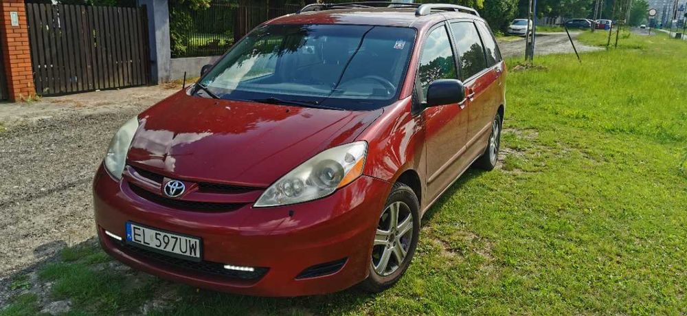 Sprzedam Toyota Sienna LII 2008 L  7-osobowa