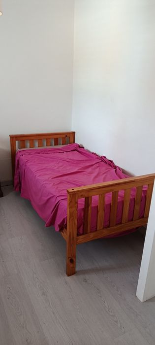 Camas solteiro  com  colchão