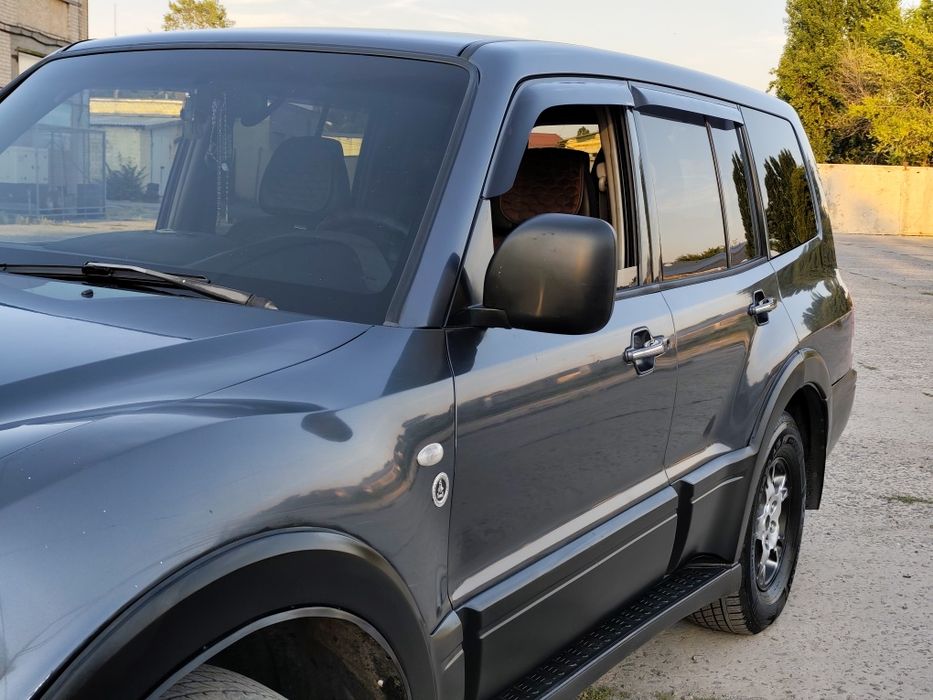 Продам mitsubishi pajero wagon 3. Год 2006 .на полном ходу