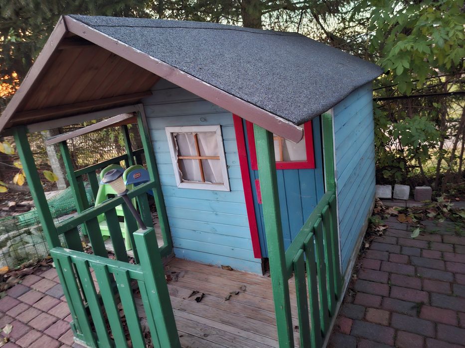 * Ogrodowy drewniany domek dla dzieci * Stan bdb *