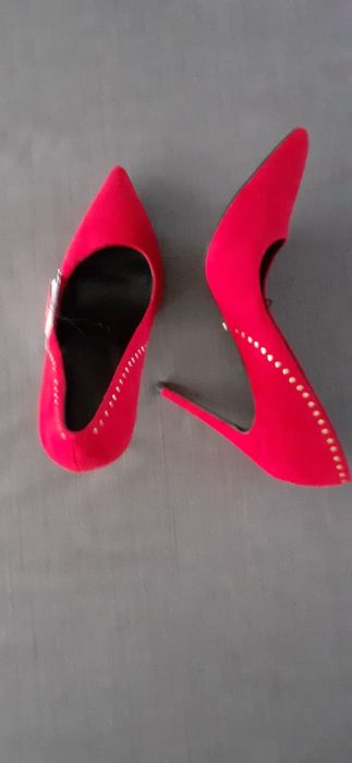 Buty damskie szpileczki firmy Reserved rozmiar 38