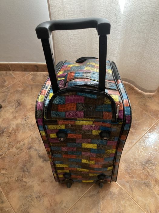 Mala de viagem de cabine em bom estado