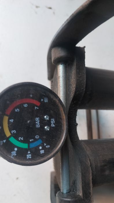 Mechanizm pneumatyczny do pompowania kół+++