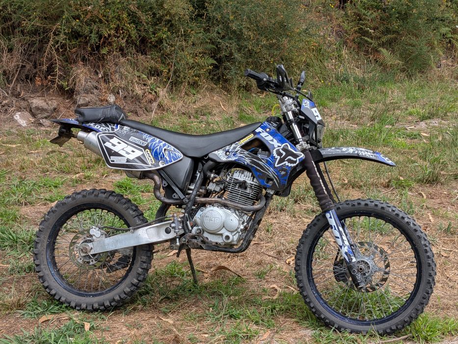AJP PR4 200cc (125cc de livrete)
