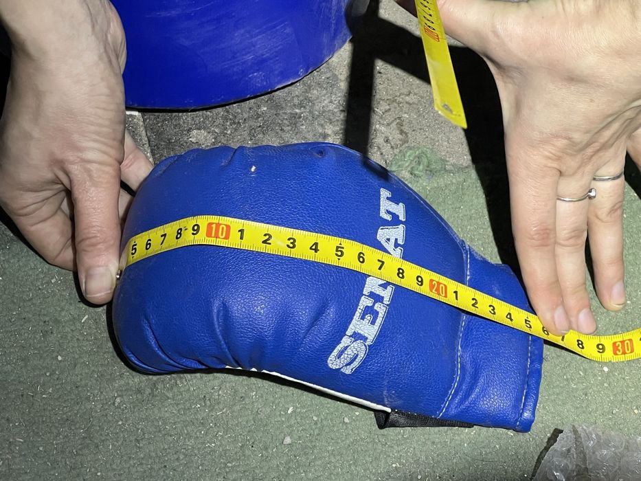 Боксер груша и перчатки