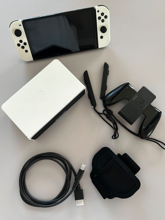 Nintendo switch oled + extras