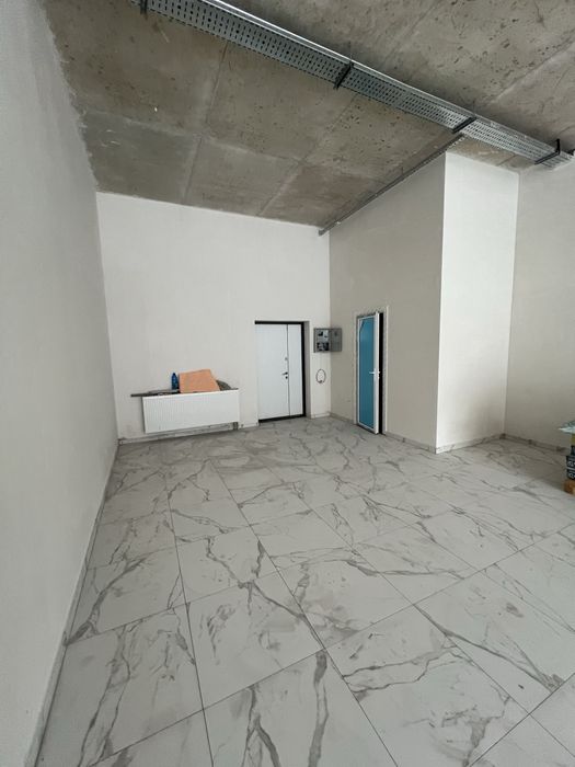 Оренда комерційного приміщення в ТЦ Журавель