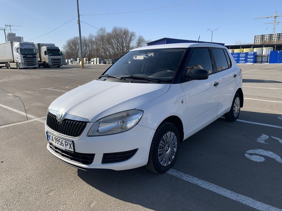 Skoda Fabia 2011 рестайлинг 1.4 газ/ бензин