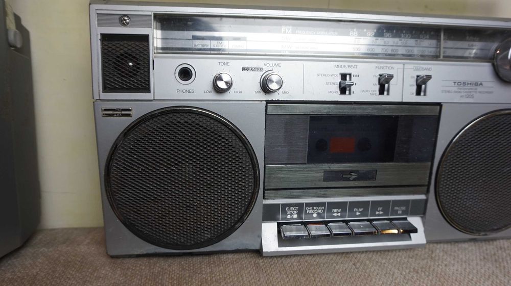 Магнитола японская Toshiba RT-120S