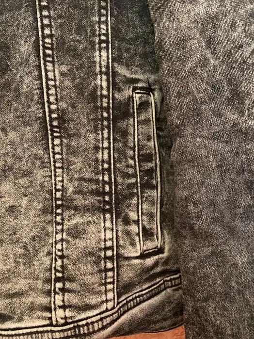 Джинсова куртка від clockhouse