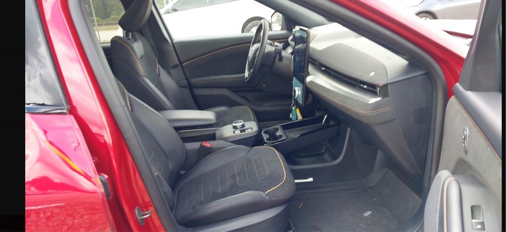 Ford Mustang E-Mach GT Розборка