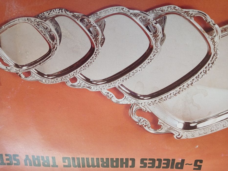 Conjunto charmoso de bandejas