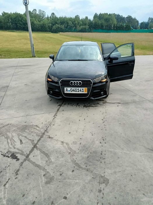 Audi A 1 - 5 drzwi , dobrze wyposażone . 2012 r