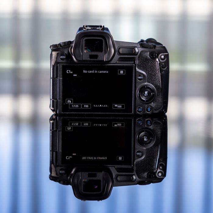 Canon EOS R - Corpo - Sensor Full Frame de 30,3 MP