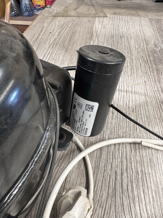 Компрессор Embraco EMTE 2134U морозильной камеры Liebherr