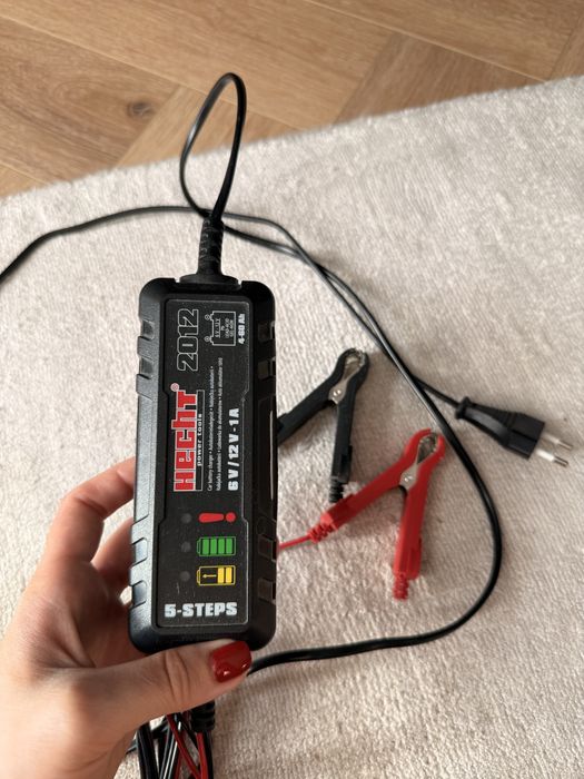 Зарядний пристрій HECHT 2012 для акумулятора 6V/12V