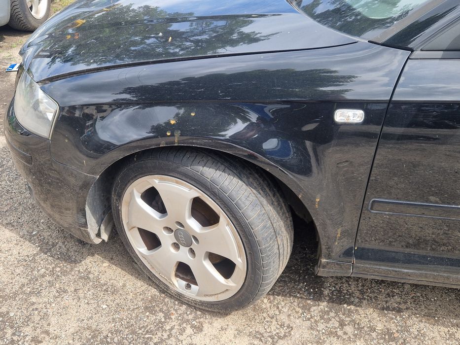Błotnik lewy A3 8P LY9B duży grill