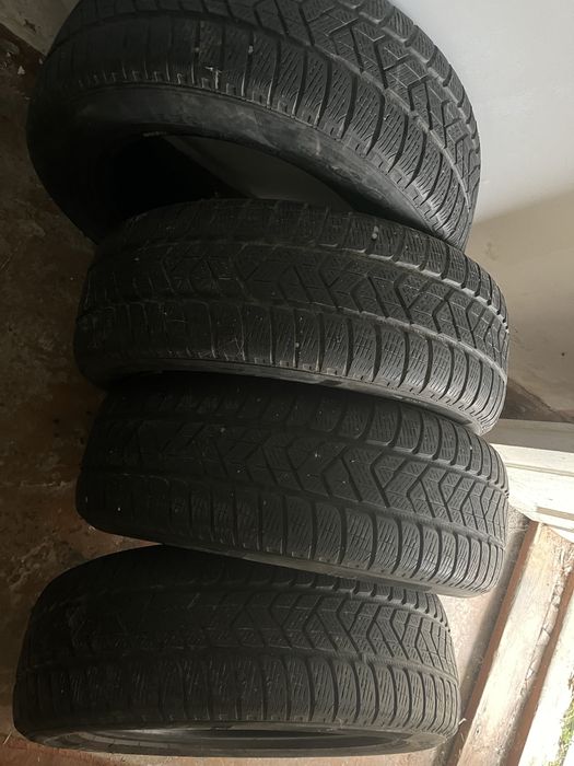 Гарна гума, 225/60/17. Піреллі