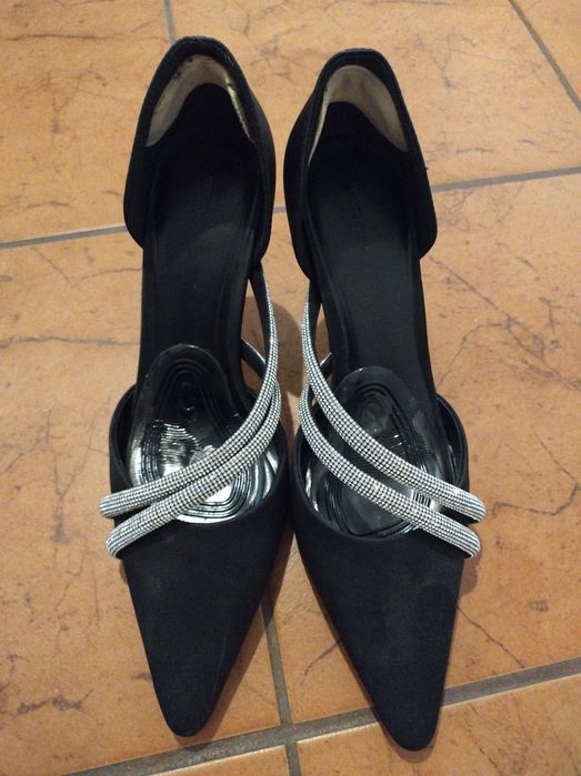 Szpilki czarne z Reserved  40