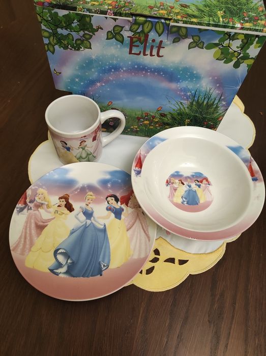 Посуда дитяча; фарфор ; для дівчинки.