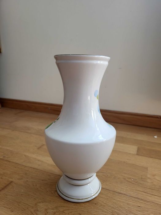 Jarra de porcelana pintada à mão