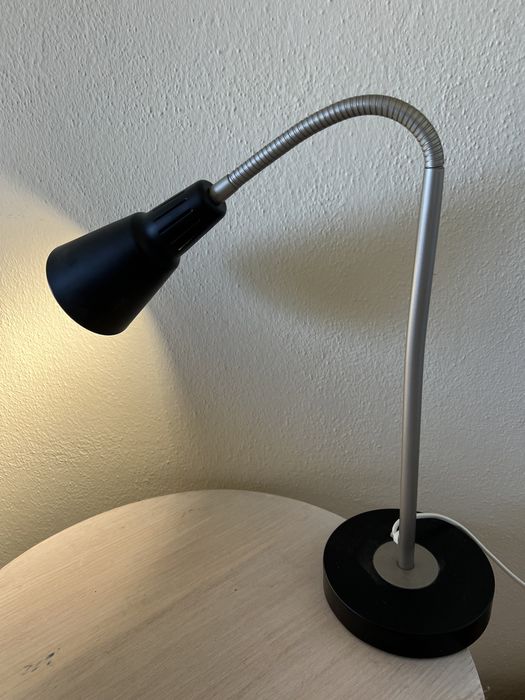 Lampada de secretária preta