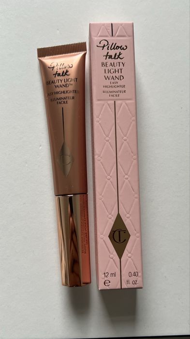Charlotte Tilbury Pillow Talk rozświetlacz