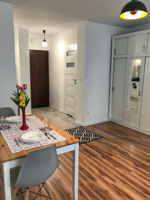 2400 PLN (ze wszystkim) - Kawalerka 25m2  ul. Przyjaźni