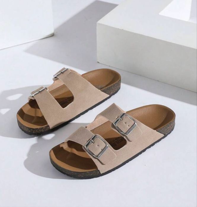 Nowe damskie klapki