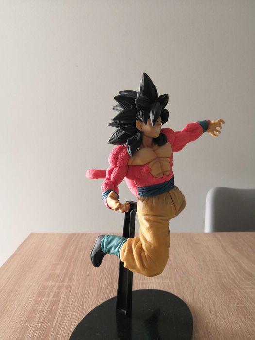 Goku SSJ4 (Dragon Ball)