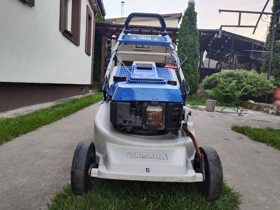 Професійна потужна бензинова газонокосарка Yamaha S