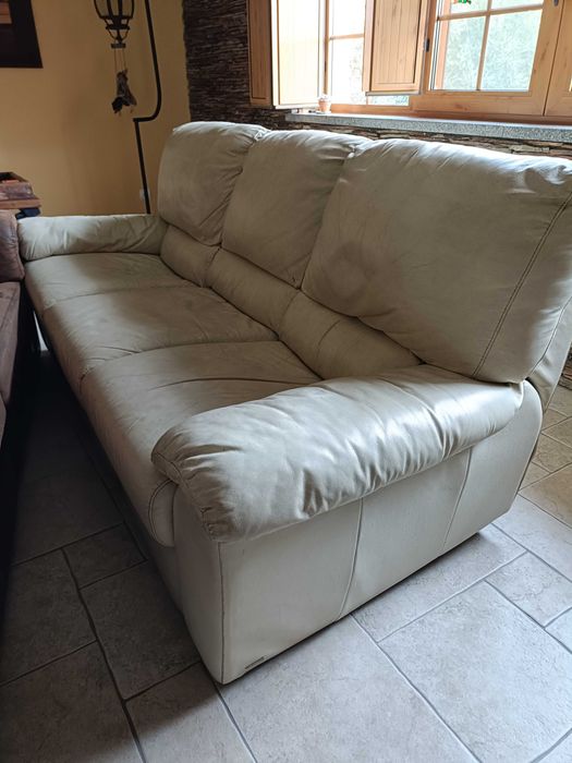 Sofá Branco em pele da marca Chateau D'ax