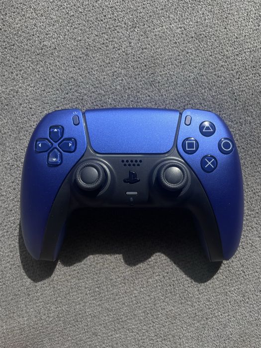 PlayStation 5 Slim Standard 1TB + 2 Comandos + 2 Jogos + Carregador