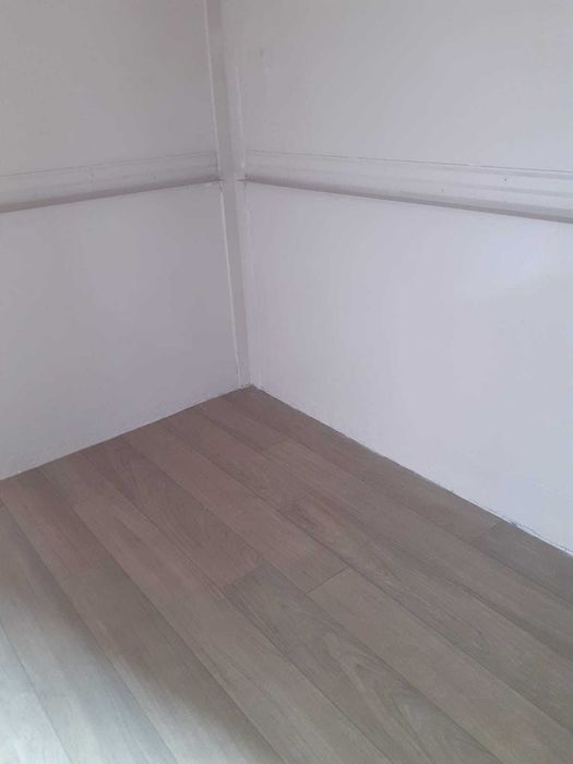 Pequeno contentor com isolamento