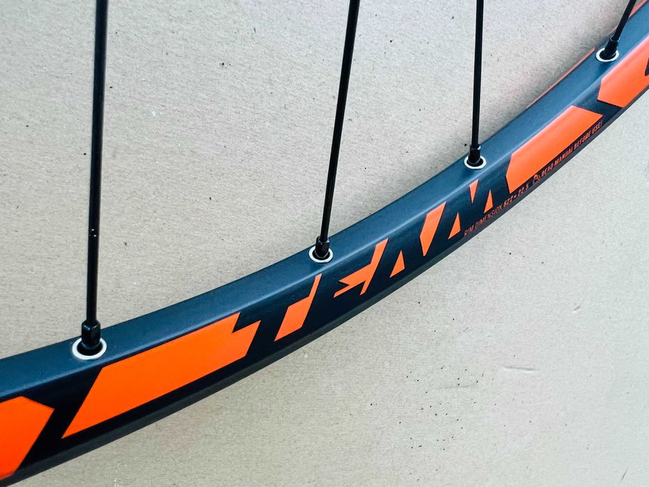 Koło Przednie DT SWISS KTM TEAM CC 29" sztywna oś 15x110 ROCK SHOX RS1