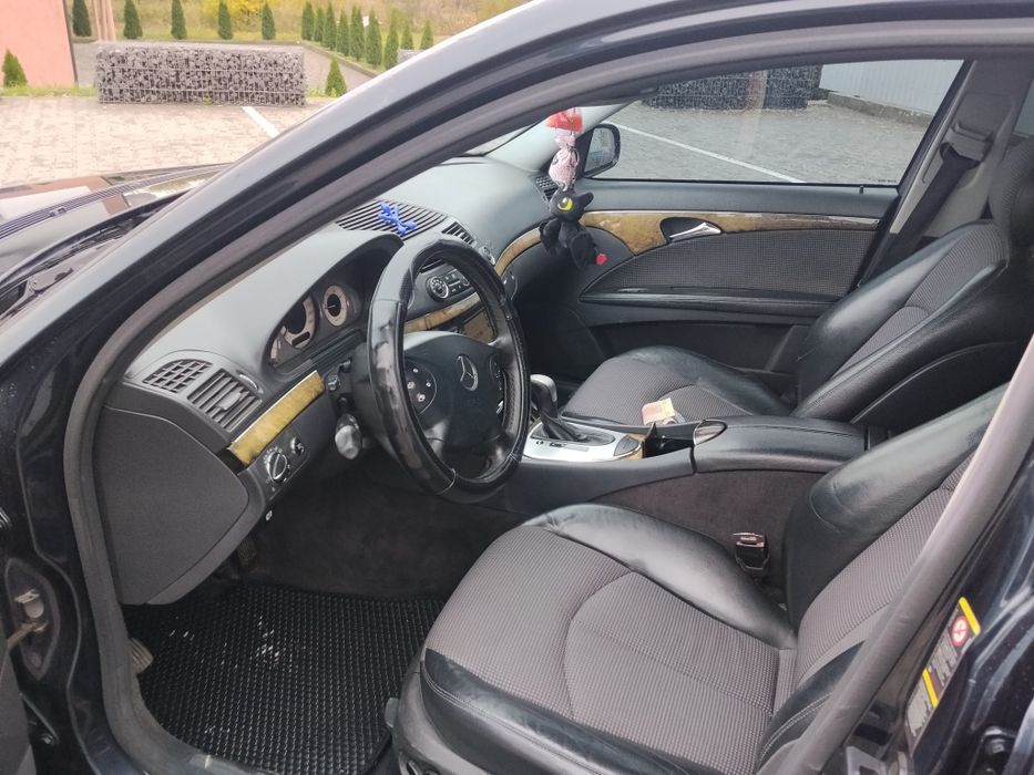 Продам мерседес e211 2,7