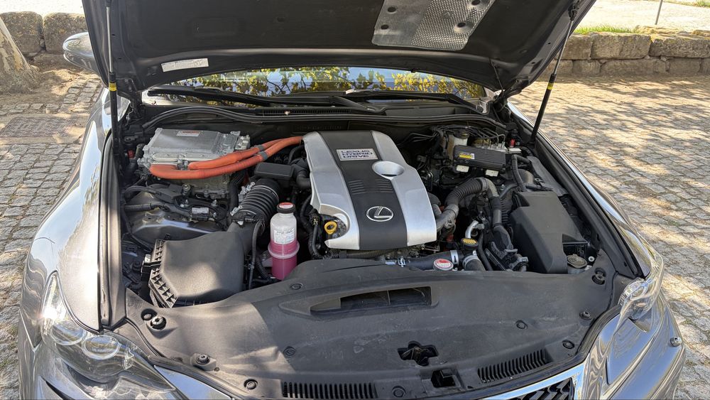 Lexus IS 300h F-Sport