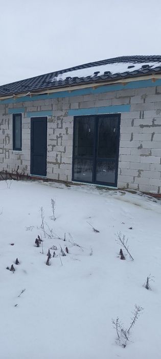 Продаж  сучасного будинку   в селі Озерце