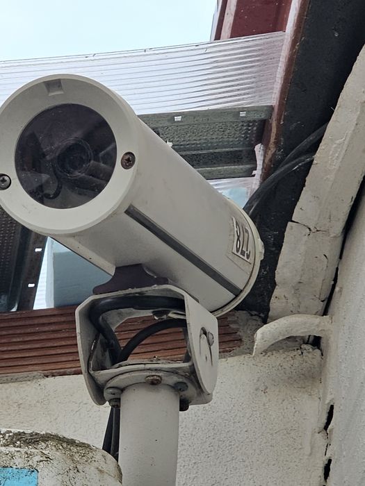Kit videovigilância Safire com 4 câmaras, gravador e disco