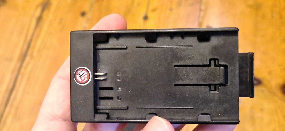 Pack Baterias Canon LP-E6 + Carregador + Adaptador D-Tap